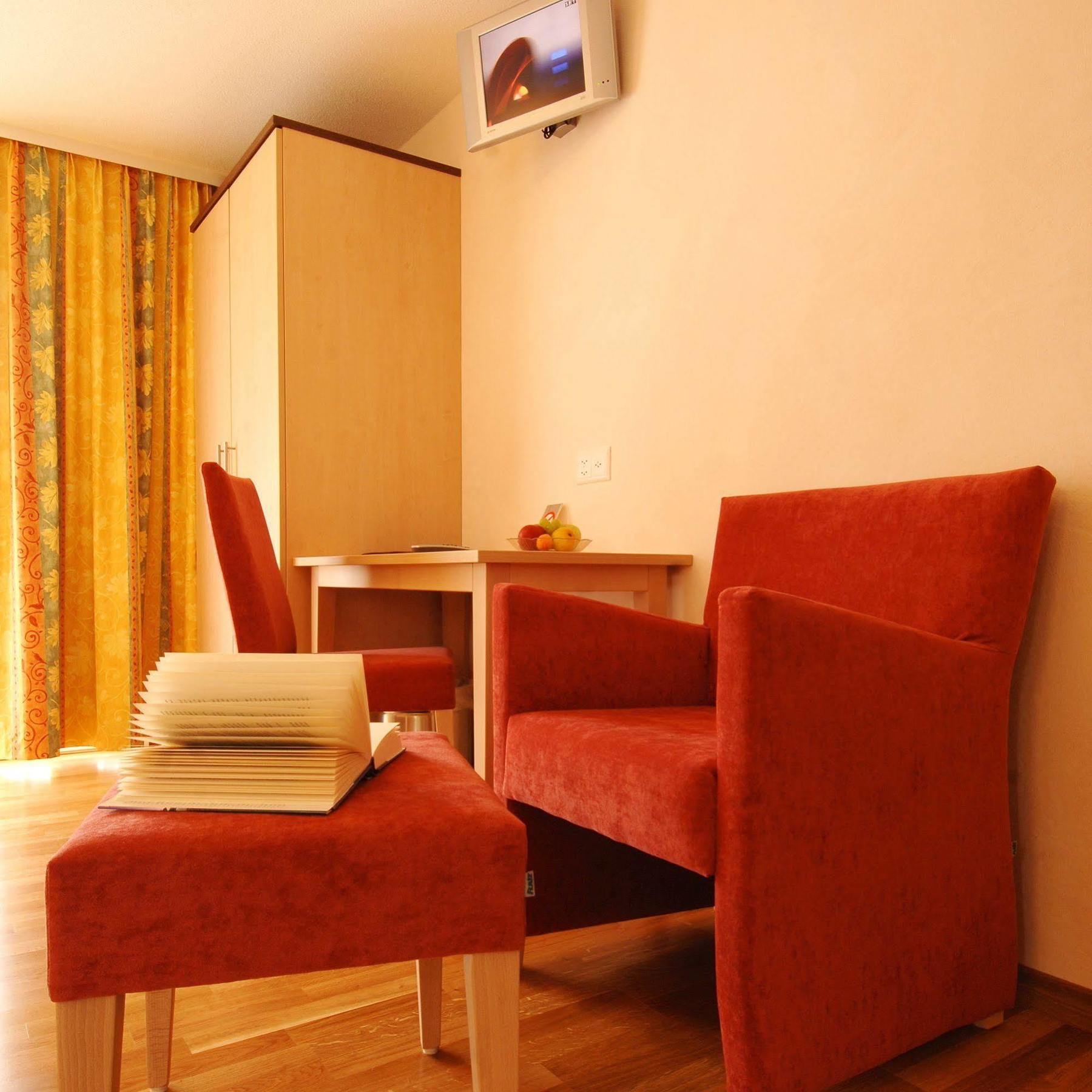 Hotel Viktoria-Leukerbad-Therme Экстерьер фото