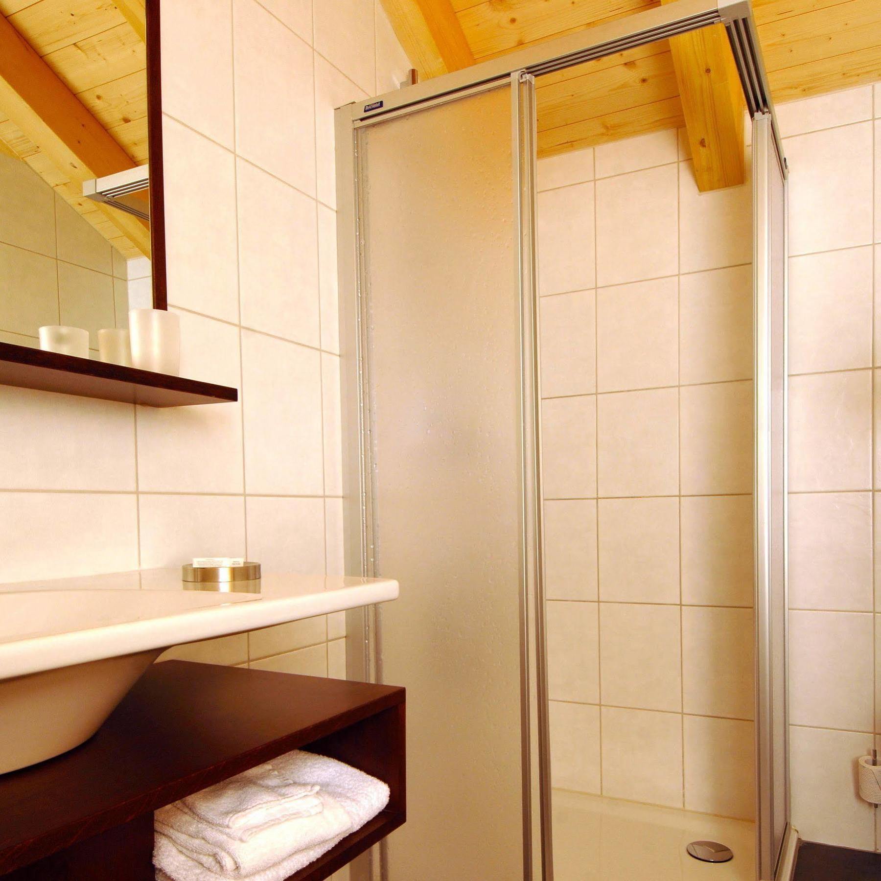 Hotel Viktoria-Leukerbad-Therme Экстерьер фото