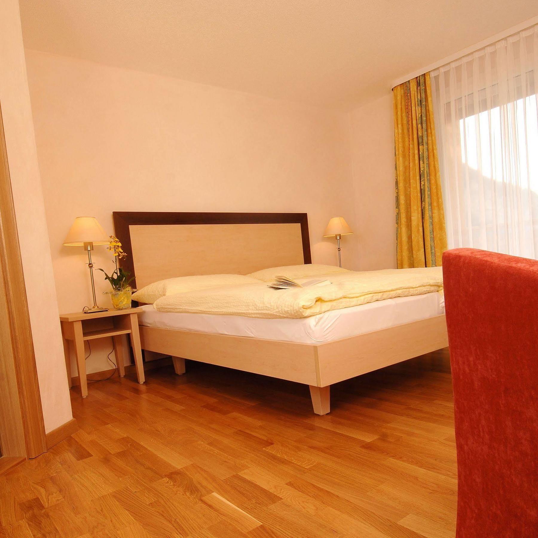 Hotel Viktoria-Leukerbad-Therme Экстерьер фото